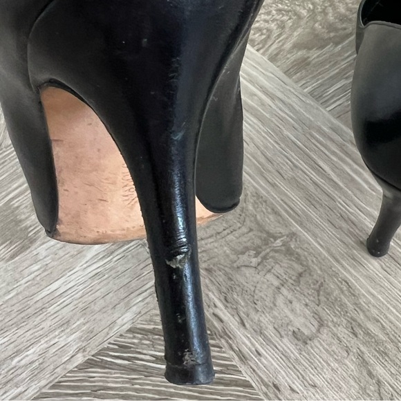 Manolo Blahnik size 37 black classic pump - Picture 7 of 8